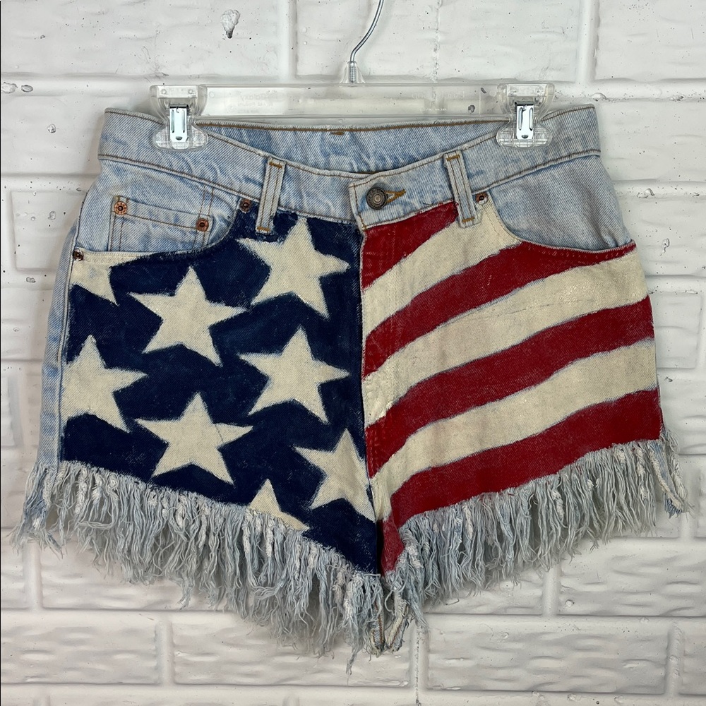 LEVI’S DISTRESSED SHORTS UPCYCLED AMERICAN FLAG FRINGE LITE WASH HIGH RISE JR 13